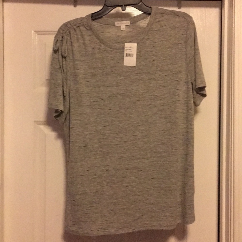 Short sleeve grey shirt